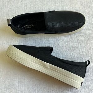 Like new Sperry Leather Sneakers sz 9